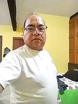 Snapshot of ERobnequizC25 chatting on 03/20/25, 12:30 ERobnequizC25 online show from 03/20/25, 12:30