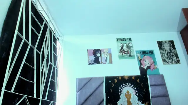 KARINNA  RAVEN online show from 10/15/25, 09:15