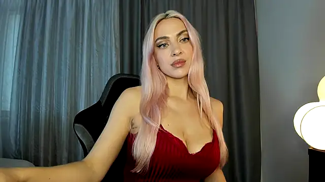  Miss Valentina  online show from 10/28/25, 11:03