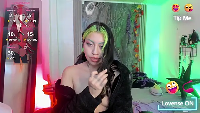 Snapshot of midory_ chatting on 10/15/25, 09:31 midory online show from 10/15/25, 09:31