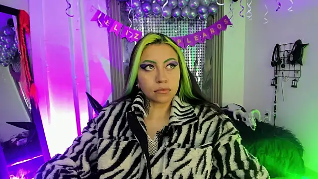 Snapshot of midory_ chatting on 10/30/25, 03:30 midory online show from 10/30/25, 03:30