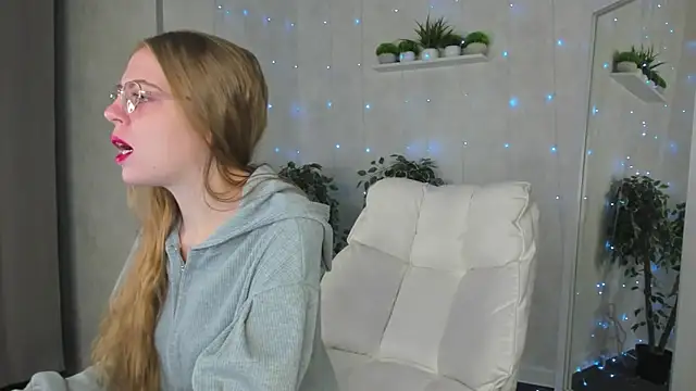 Joann Shermann online show from 10/22/25, 01:17