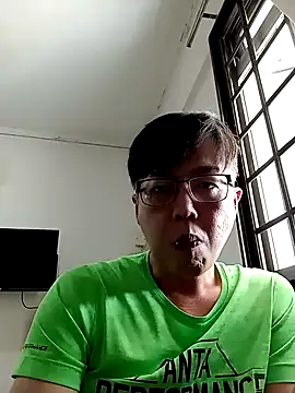 Snapshot of akumasian chatting on 03/23/25, 06:37 akumasian online show from 03/23/25, 06:37
