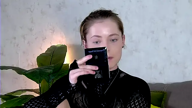 AshleyD  online show from 11/06/25, 02:07