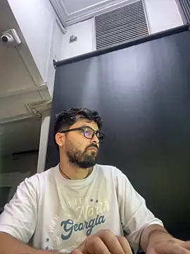 Snapshot of Freakydrag chatting on 09/23/25, 02:03 Freakydrag online show from 09/23/25, 02:03