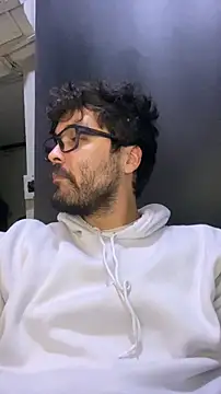 Snapshot of Freakydrag chatting on 11/13/25, 08:24 Freakydrag online show from 11/13/25, 08:24