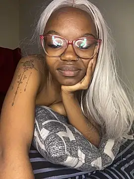 YummyMelanin117 online show from 10/17/25, 03:31