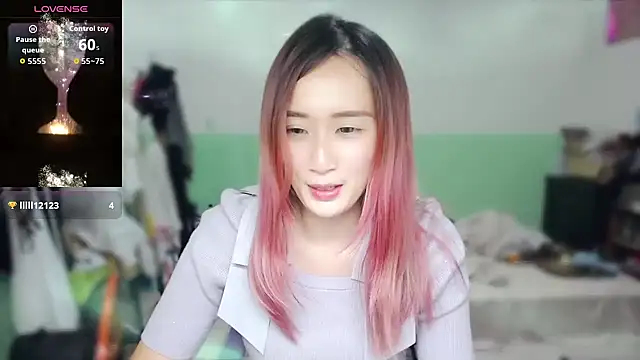 Snapshot of a-liliko chatting on 11/25/25, 12:16 a-liliko online show from 11/25/25, 12:16