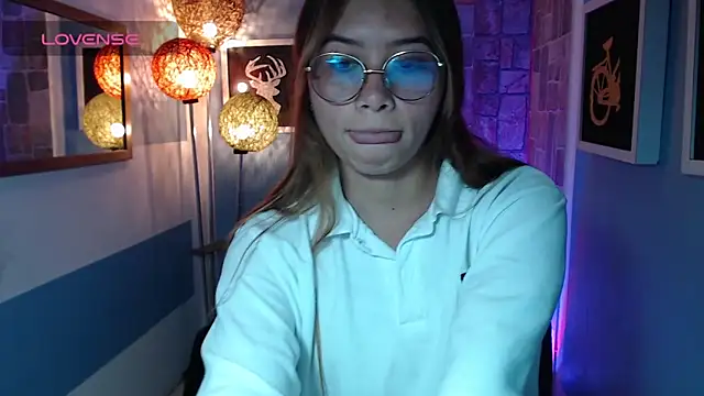 Snapshot of Fiorellaa_delsd chatting on 10/03/25, 03:09 Fiorellaa delsd online show from 10/03/25, 03:09
