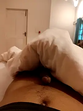 Snapshot of UAjit chatting on 09/20/25, 01:17 UAjit online show from 09/20/25, 01:17