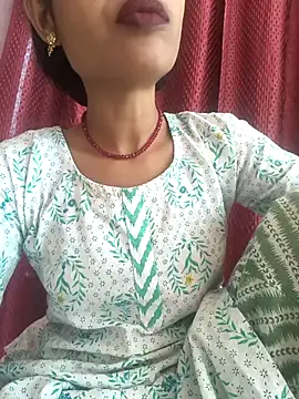 Eshna Dabral online show from 10/16/25, 07:42