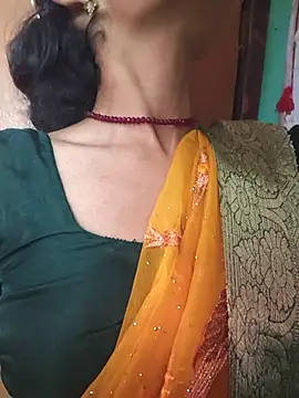 Eshna Dabral online show from 10/19/25, 01:45