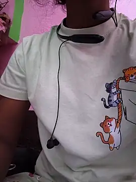 Eshna Dabral online show from 10/28/25, 02:59