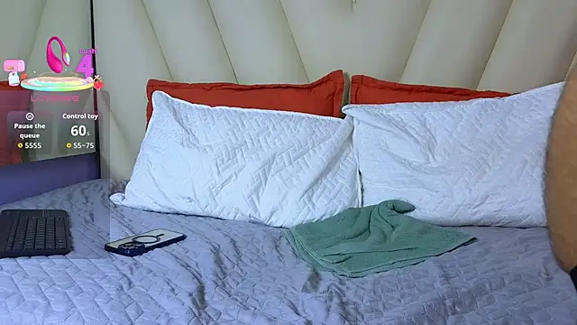 Snapshot of Hotboy21_ chatting on 10/31/25, 03:46 Hotboy21 online show from 10/31/25, 03:46