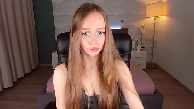 Amy Waynee online show from 10/22/25, 06:18