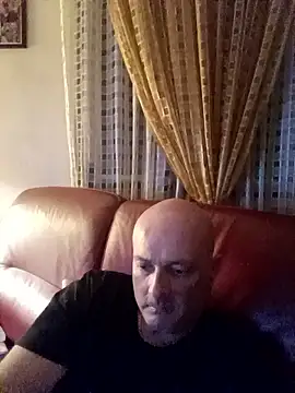 Snapshot of Alexis_Bull chatting on 09/14/25, 09:58 Alexis Bull online show from 09/14/25, 09:58