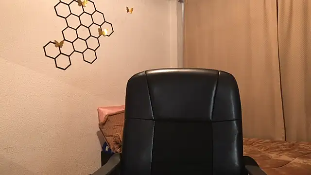 amelia hall online show from 10/25/25, 06:13