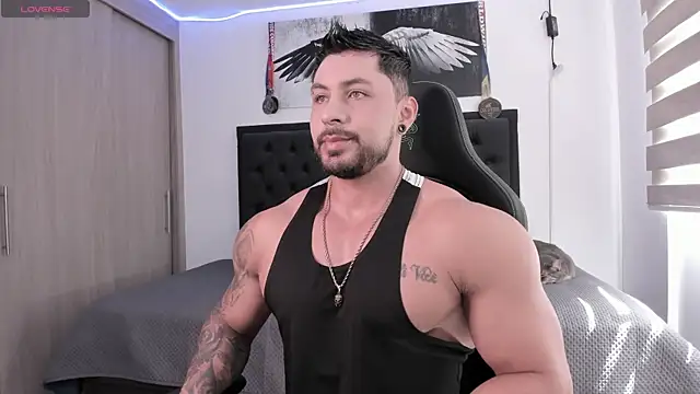 santi aesthetic online show from 11/19/25, 03:45