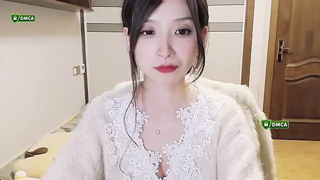 Snapshot of ke-le chatting on 10/20/25, 02:17 ke-le online show from 10/20/25, 02:17
