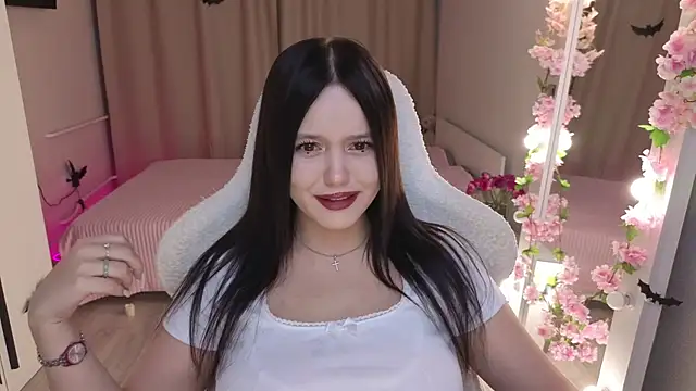 Betty  Davvis online show from 11/03/25, 01:34