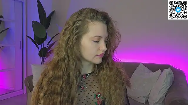 TesssaHart online show from 10/14/25, 01:45