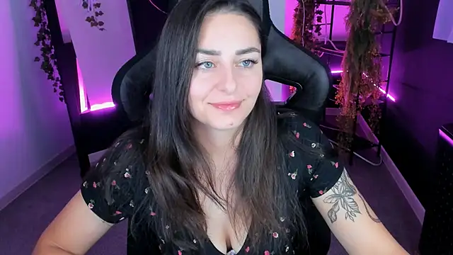 Snapshot of ValeriiMills chatting on 10/09/25, 11:47 ValeriiMills online show from 10/09/25, 11:47