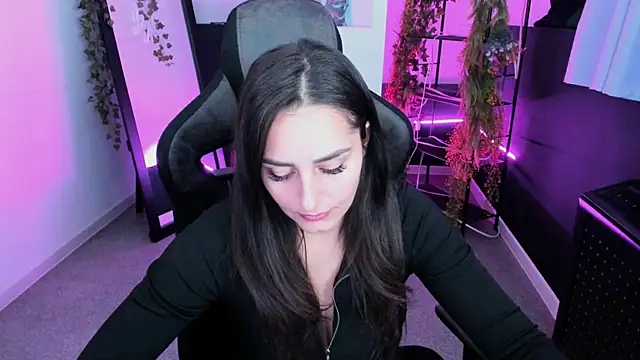 Snapshot of ValeriiMills chatting on 10/29/25, 02:41 ValeriiMills online show from 10/29/25, 02:41