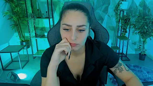 Snapshot of ValeriiMills chatting on 11/03/25, 02:51 ValeriiMills online show from 11/03/25, 02:51