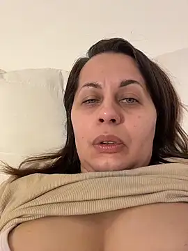 Snapshot of Claudia_hotxxx chatting on 10/29/25, 06:20 Claudia hotxxx online show from 10/29/25, 06:20