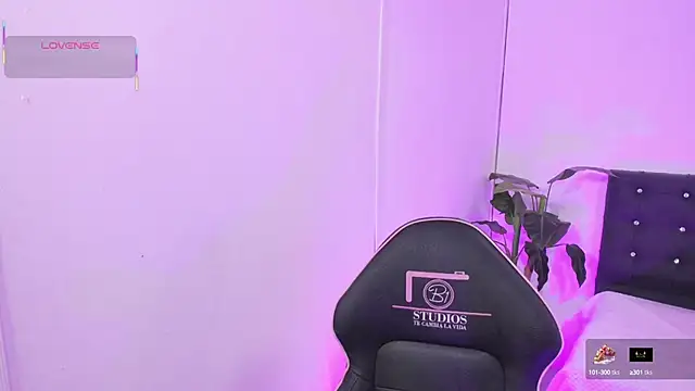 saaya tay online show from 10/11/25, 03:17