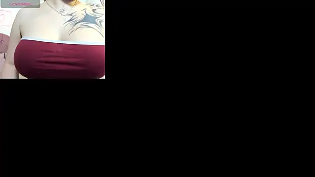 Snapshot of kissy_tay chatting on 09/23/25, 11:57 kissy tay online show from 09/23/25, 11:57