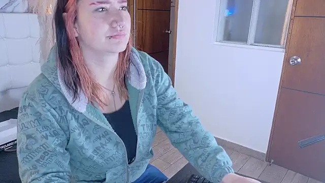 Cerecitaa02  online show from 10/07/25, 12:13