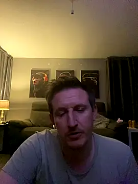 Snapshot of Tommyglasgow1983 chatting on 10/22/25, 04:13 Tommyglasgow1983 online show from 10/22/25, 04:13