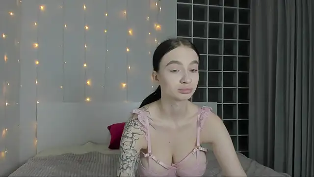 Chatty Alice online show from 10/31/25, 11:50