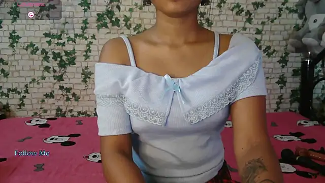 Trishna love online show from 10/17/25, 01:09