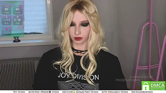 sweetuniporn online show from 10/24/25, 07:38