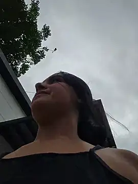 Rosa Warreen  online show from 10/16/25, 12:50