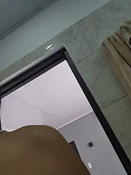 Rosa Warreen  online show from 11/18/25, 02:43