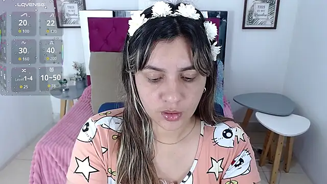 Snapshot of Isa-lox chatting on 10/13/25, 09:26 Isa-lox online show from 10/13/25, 09:26