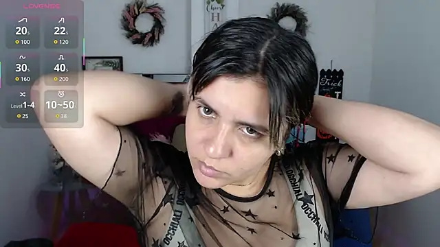 Snapshot of Isa-lox chatting on 10/17/25, 09:28 Isa-lox online show from 10/17/25, 09:28