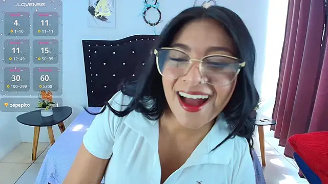 Snapshot of Ariana_F_W chatting on 09/17/25, 01:35 Ariana F W online show from 09/17/25, 01:35
