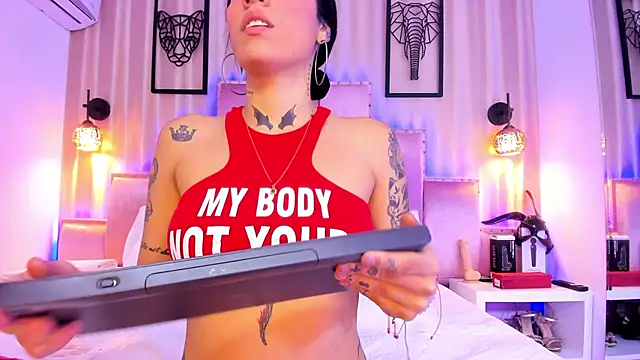 SamanthaAdele online show from 10/23/25, 12:04