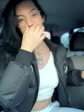 Snapshot of MeekyRich chatting on 10/31/25, 01:17 MeekyRich online show from 10/31/25, 01:17