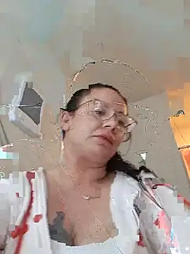 Snapshot of kinkikatie69 chatting on 09/21/25, 12:12 kinkikatie69 online show from 09/21/25, 12:12