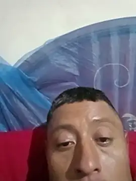 luuiss12 online show from 10/30/25, 06:04