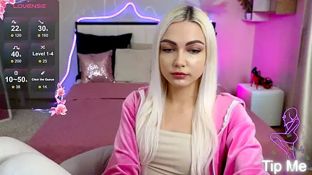 LinaLirian online show from 10/19/25, 01:45