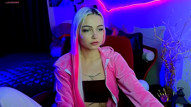 LinaLirian online show from 11/09/25, 01:31