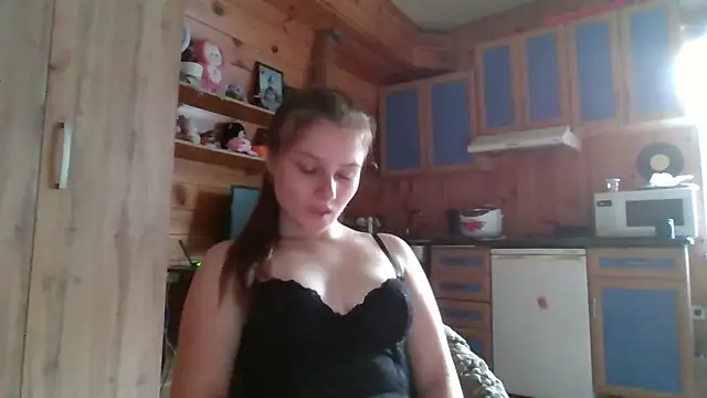 Snapshot of Little_shygirl chatting on 09/21/25, 04:14 Little shygirl online show from 09/21/25, 04:14