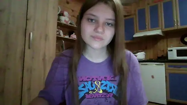 Snapshot of Little_shygirl chatting on 09/28/25, 02:17 Little shygirl online show from 09/28/25, 02:17