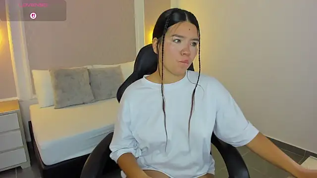 Snapshot of malu_03x chatting on 11/19/25, 12:16 malu 03x online show from 11/19/25, 12:16